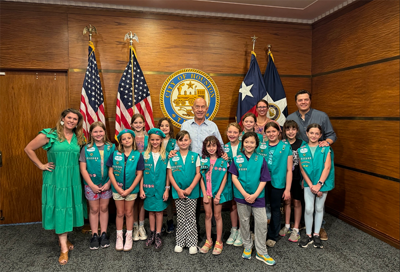 Mayor with Girl Scouts