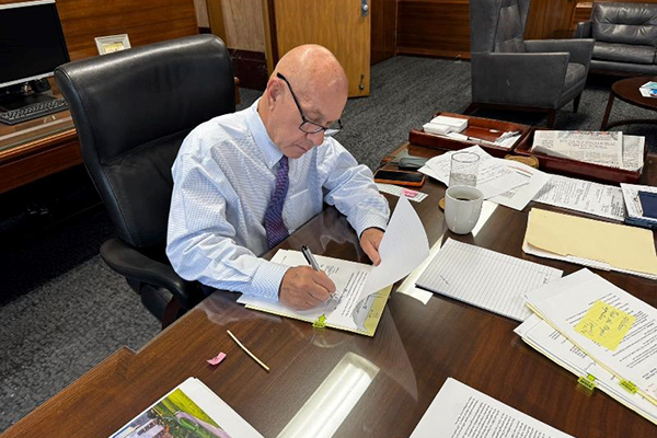 Mayor Whitmire at His Desk